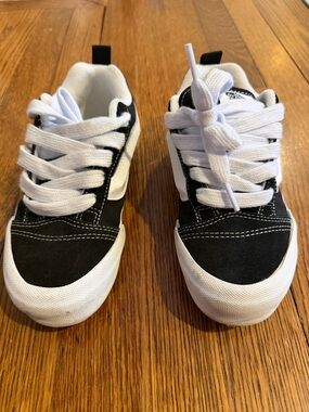 Kids Brooklyn Lifestyle Vans size 3